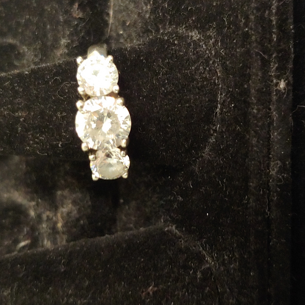 Ring - Picture 2 of 4